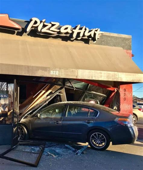 Vehicle crashes into Pizza Hut, these are the damages! - Merced Gateway ...