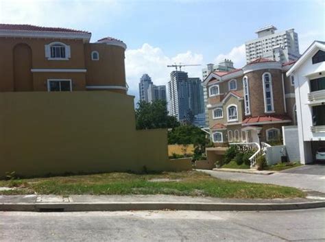 Mckinley Hill Village: Mckinley Hill Village Taguig Vacant Lots for Sale