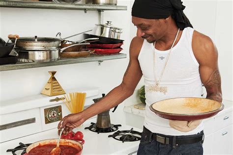 How to Make Snoop Dogg's 'Crook to Cook' Thanksgiving Menu