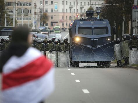 Protesters demand resignation of Belarus leader amid threat of strikes ...