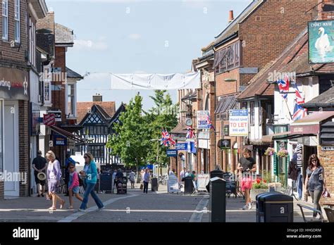 Leatherhead hi-res stock photography and images - Alamy