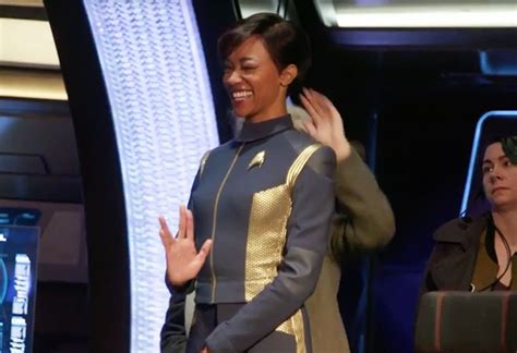 WATCH: Detailed Look at the Starfleet Uniforms in 'Star Trek: Discovery ...