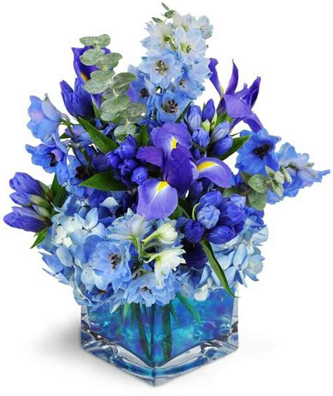 Pin by Cheryl smyth on FLOWER ARRANGEMENTS | Blue flower arrangements, Monochromatic flowers ...
