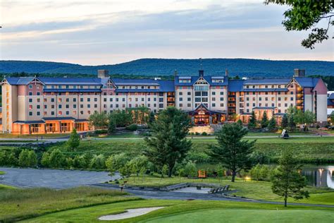 Best Resorts in the Poconos for a Relaxing Getaway