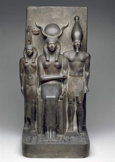 Top 6 Egyptian Artifacts Recovered from the Great Pyramids of Giza