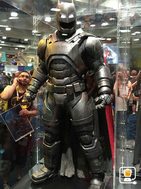 Check Out Batman v Superman's New Costumes, Especially This Sweet Armor ...