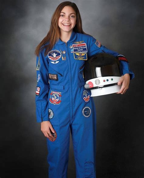 Meet Alyssa Carson (@nasablueberry). She‘s just 18 years old and is the youngest person to ...