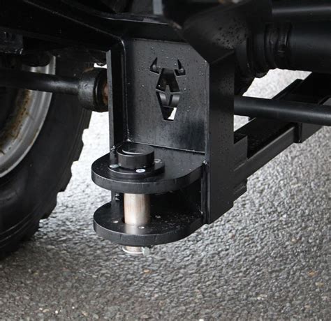 Heavy Duty Tow Hitch for Unimogs | Atkinson Vos