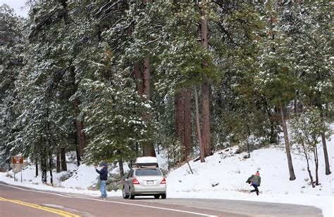 Photos: Snow on the Santa Catalina Mountains near Tucson