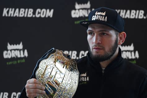 Boxe: Nurmagomedov, champion MMA, attend Mayweather, légende de la boxe