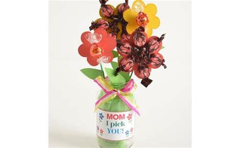 Help your child make this cute chocolate flower arrangement | Network News