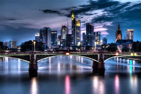 Frankfurter Skyline Foto & Bild | architektur, architektur bei nacht ...