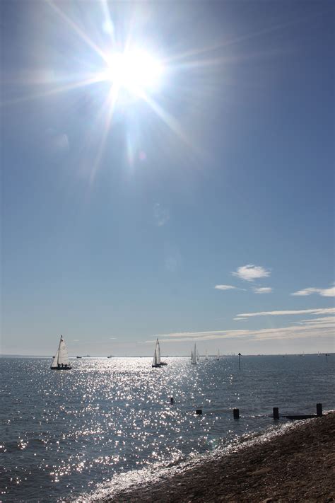 Pin by Rob Yunioshi on LoveLeigh | England beaches, Southend-on-sea ...