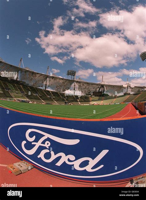 Ford sponsor boards hi-res stock photography and images - Alamy