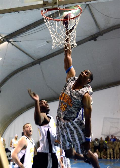 Harlem Globetrotters bounce through Bagram | Article | The United States Army