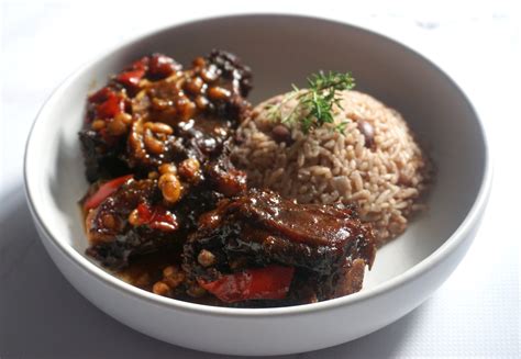 Jamaican Oxtail and Peas with Video - La Vie Bami - Food Blog