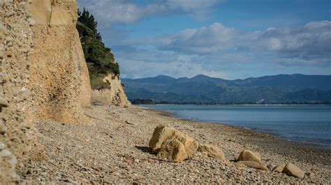 Kina Beach - Some Austrians in New Zealand