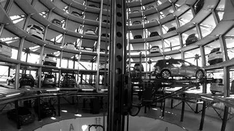 The AutoTurme / Car Towers at the VW Autostadt in Wolfsburg - YouTube