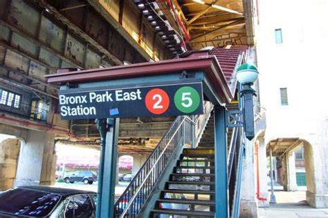 Also Where I grew up. 2 train Bronx Park East, Bronx, NY | Bronx nyc, Nyc subway, Bronx