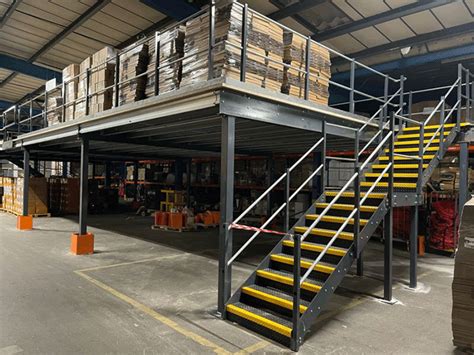 Steel Warehouse Mezzanine Floor System | Unracking