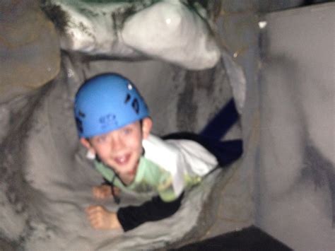 Caving and climbing – Y4 Robinwood