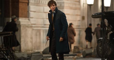 An Amazing Guide to Newt Scamander Costume for Cosplay