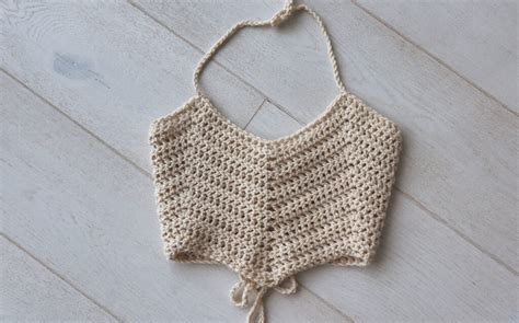 V-Neck Crop Top – Crochet Top Pattern – The Snugglery