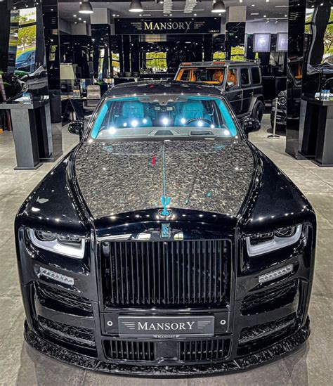 Rolls-Royce Phantom by Mansory is powerful and expensive