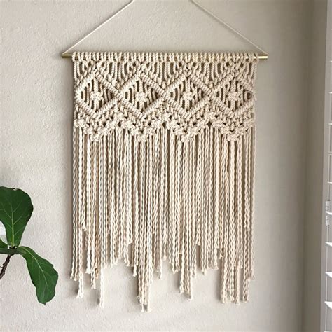 These beautiful modern macrame patterns are perfect for home decor crafters and DIY fans ...