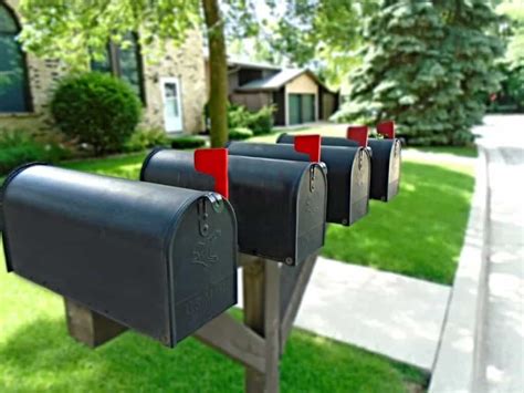 Must Mailboxes Have Flags? (Explained)