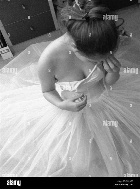 Ballet dancer in black and white Stock Photo - Alamy