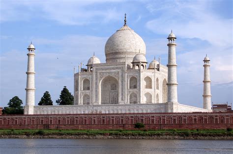 File:Taj Mahal-09.jpg - Wikimedia Commons