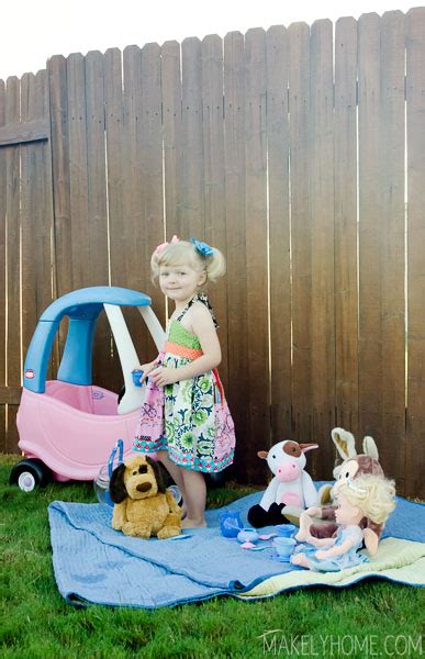 Fence Staining 101 - How to Wash and Stain a Fence via MakelyHome.com - Makely