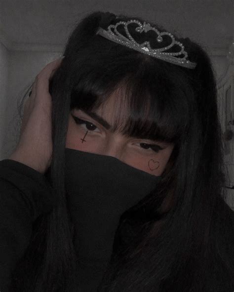 Sad Girl Aesthetic Pfp - IMAGESEE