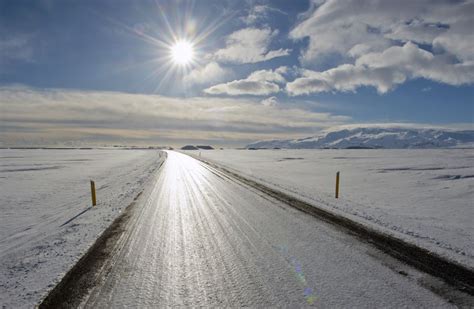 4 Tips for Handling Icy Roads When RVing