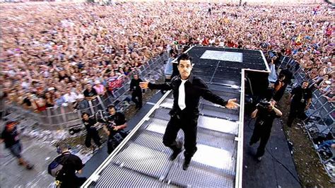 Robbie Williams: Live at Knebworth - Robbie Williams Image (3436258 ...