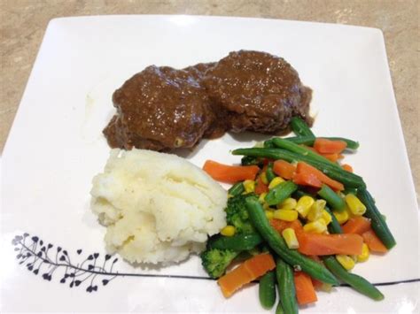 Beef rissoles in gravy | Slow Cooker Central