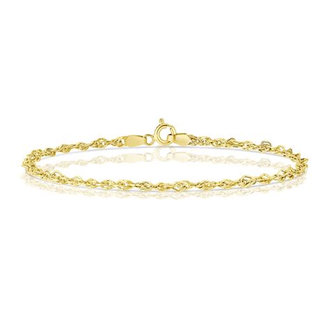 9ct Yellow Gold Diamond-Cut Singapore Chain Bracelet | H.Samuel