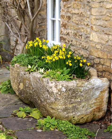 Amazing ideas with DIY flower beds made of stones | My desired home