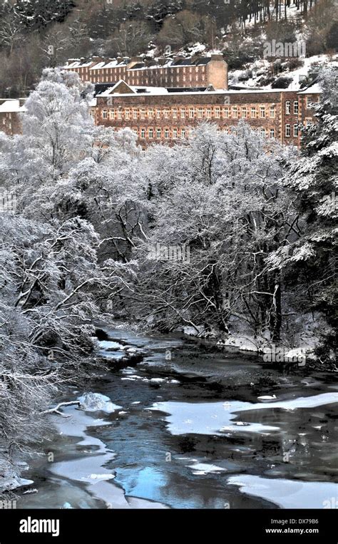 Falls clyde lanark partly frozen hi-res stock photography and images - Alamy