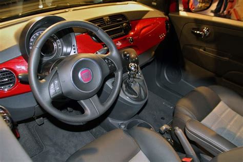 First Drive: Fiat 500 Fiat 500 - interior – TheDetroitBureau.com