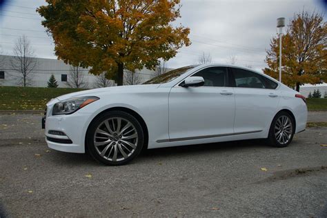 2015 Hyundai Genesis V8 Ultimate | www.motorpress.ca