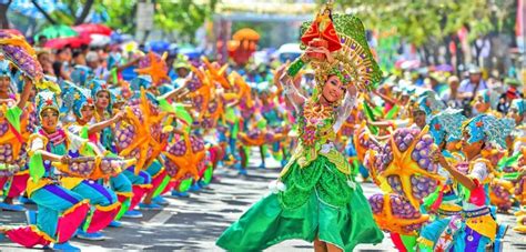 Tháng 10: Lễ hội Masskara tại Bacolod, Negros Occidental, Philippines