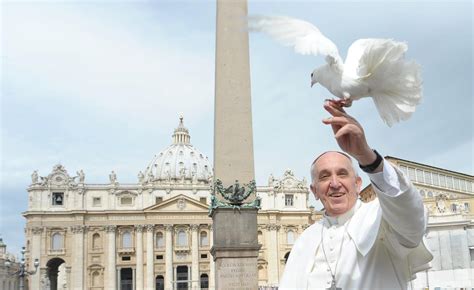 Pope Francis’ Message for Achieving World Peace is to Build on Catholic Social Doctrine | Advent ...