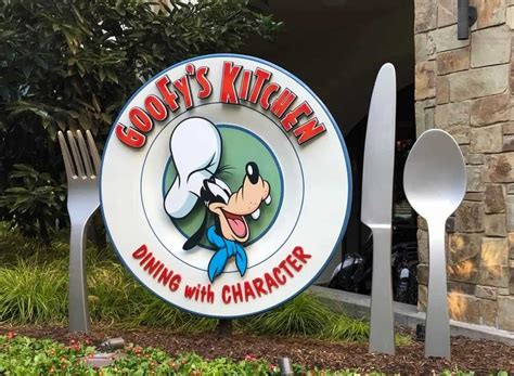 Goofy's Kitchen Review • DisneyTips.com