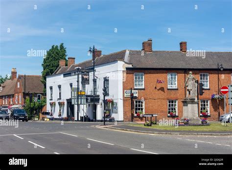 The Dun Cow Pub, The Green, Dunchurch, Warwickshire, England, United ...