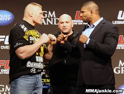 Alistair Overeem def. Brock Lesnar at UFC 141: Best photos | MMA Junkie