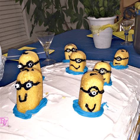 3D Minions Cake Recipe : easy to create sheet cake for the minions