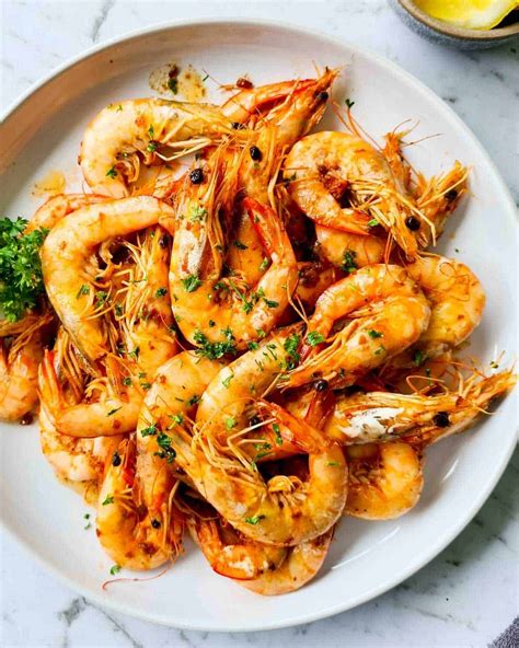 Butter Garlic Prawns (Shrimp) - Casually Peckish