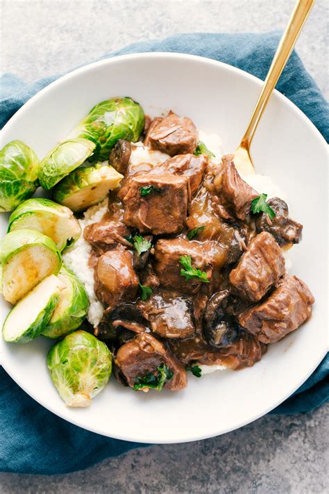 Slow Cooker Beef Tips with Mushrooms | The Food Cafe